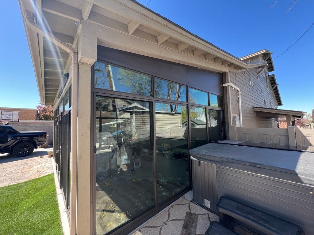 Gallery photos for Stylish Sunroom with Hot Tub in Salt Lake City: Image #2