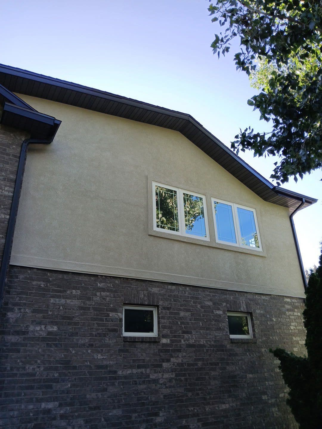 Gallery photos for Stunning Bedroom Upgrade Transforming Homes: Image #3