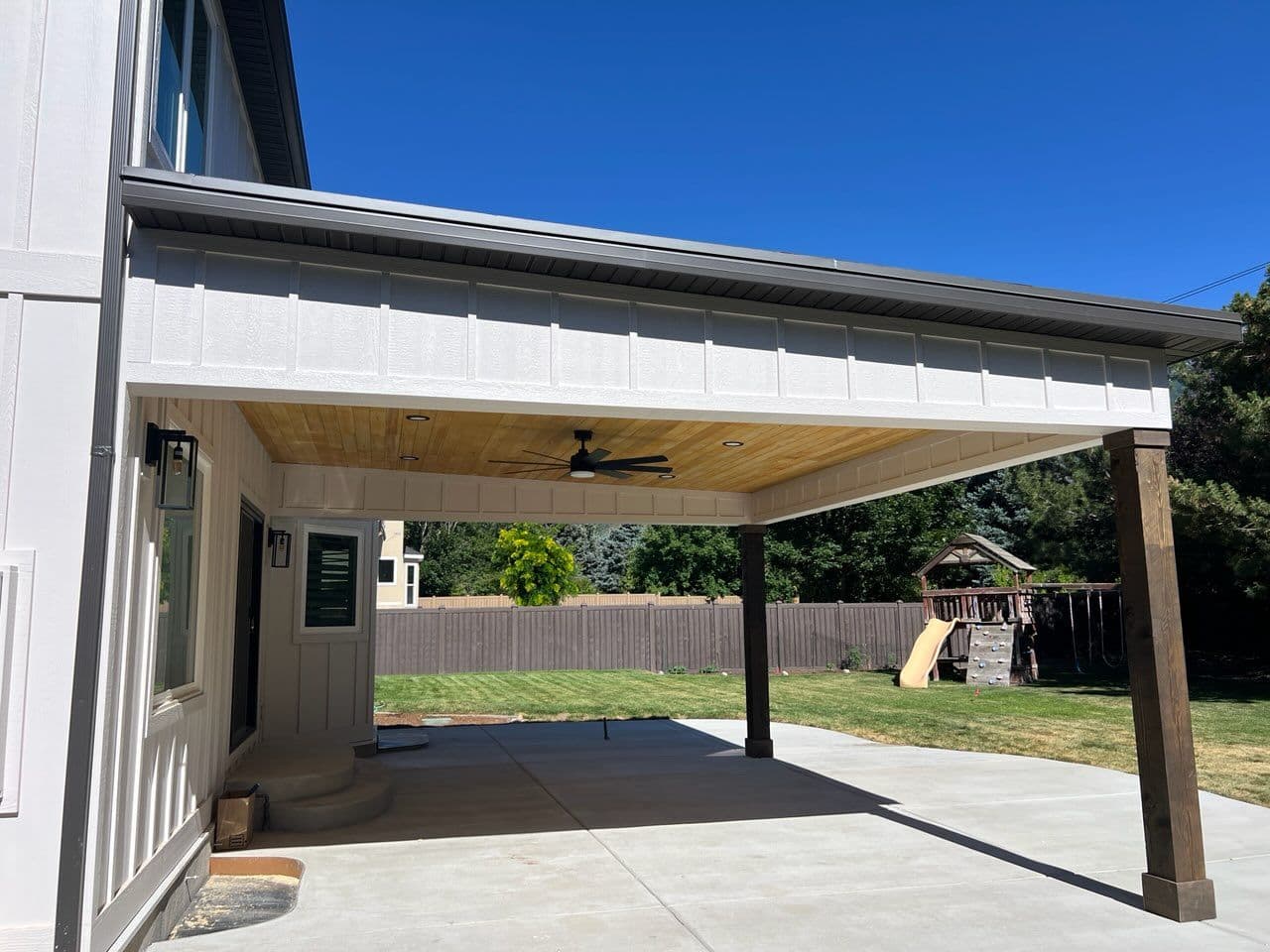 Gallery photos for Sandy UT's Sleek Patio Design with Modern Touches: Image #2